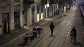 Pemerintah Italia berusaha mencari patient zero, yakni orang pertama yang terpapar virus corona dari luar wilayah Italia. Namun hingga kini belum berhasil. (AP Photo/Luca Bruno)
