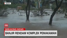 VIDEO: Banjir Rendam Pemakaman