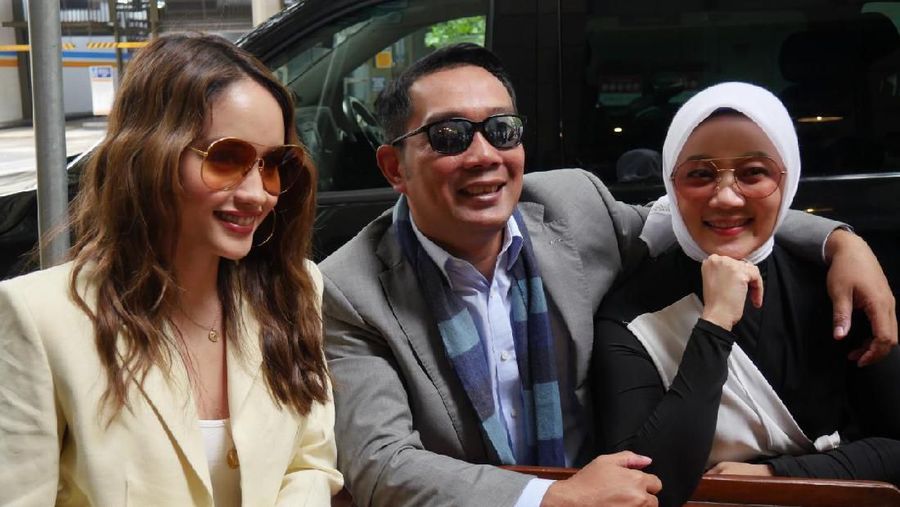 Kafe ini terletak di 555 Flinders Lane, Kota Melbourne, negara bagian Victoria dan merupakan yang pertama menjual kopi jabar.