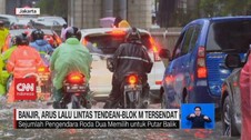 VIDEO: Banjir, Arus Lalu Lintas Tendean-Blok M Tersendat