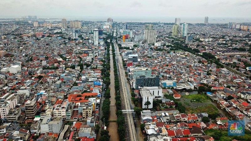 Hujan lebat sejak malam hari menyebabkan sejumlah wilayah di Jakarta, Depok, Tangerang, dan Bekasi tergenang air.