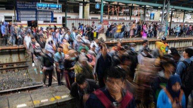 Curhat Anak Kereta soal KRL Risiko Tinggi Penularan Corona