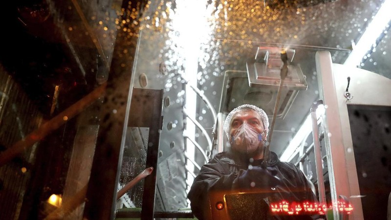 Korban meninggal akibat virus corona di wilayah Iran kembali bertambah menjadi 15 orang.
