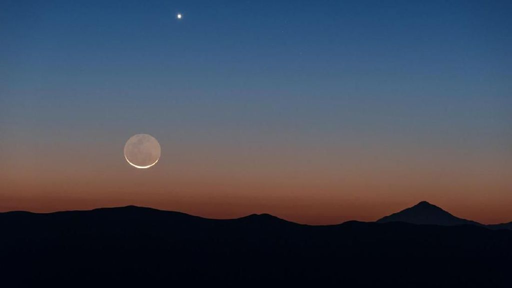 'Ciuman' Venus dan Bulan Bisa Dilihat dari Indonesia 'Ciuman' Venus dan Bulan Bisa Dilihat dari Indonesia