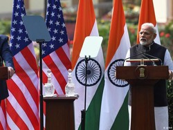 India Tunda Beli Senjata-Pesawat AS Usai Digebuk Trump Tarif 50%