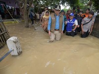 Mendarat di Bandung, Ridwan Kamil Luncur Tinjau Banjir Subang