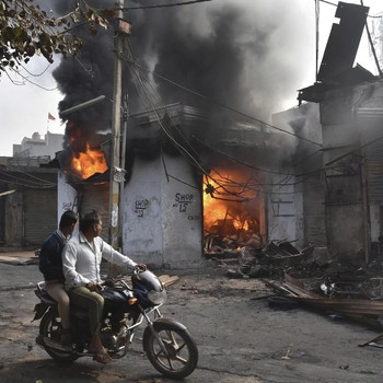 Parah, Rusuh India Hanguskan Toko hingga Sekolah
