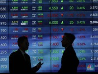 IHSG Ambruk Terseret Bursa Global & Regional