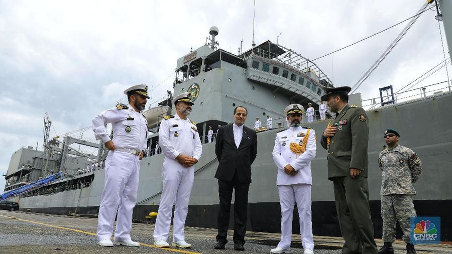 Kunjungan kapal tersebut dalam rangka menyambut 70 tahun hubungan diplomatik Iran-Indonesia selain itu juga mempunyai misi kemanusiaan dan pendidikan.