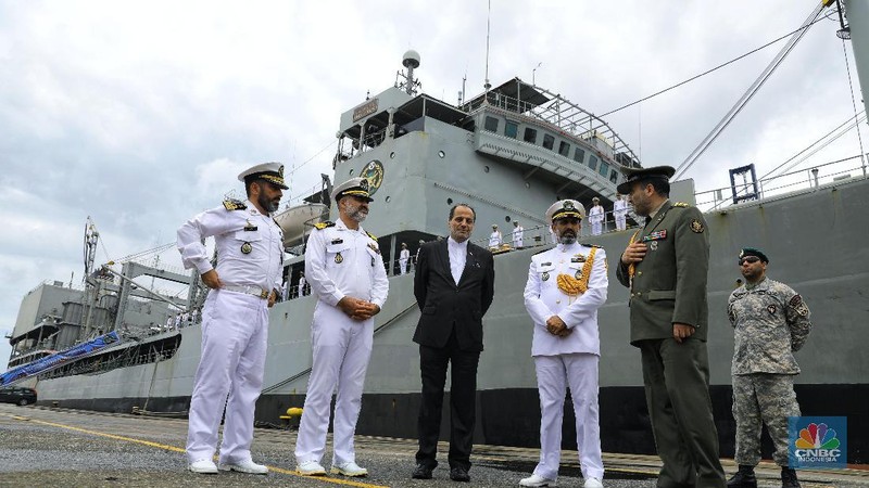 Kunjungan kapal tersebut dalam rangka menyambut 70 tahun hubungan diplomatik Iran-Indonesia selain itu juga mempunyai misi kemanusiaan dan pendidikan.