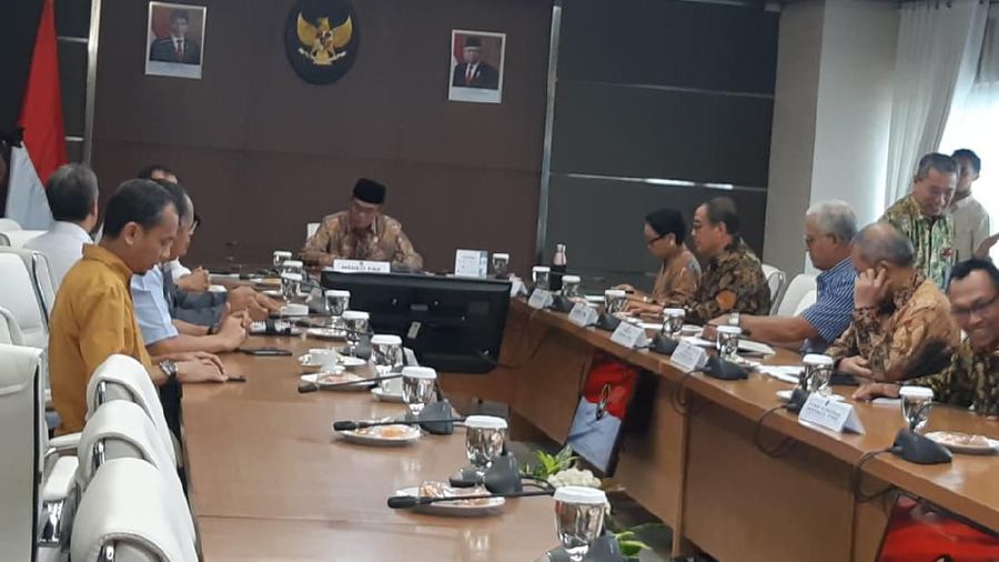 ara Menteri pun langsung melakukan rapat terkait dengan pelarangan tersebut di Kantor Kementerian PMK.