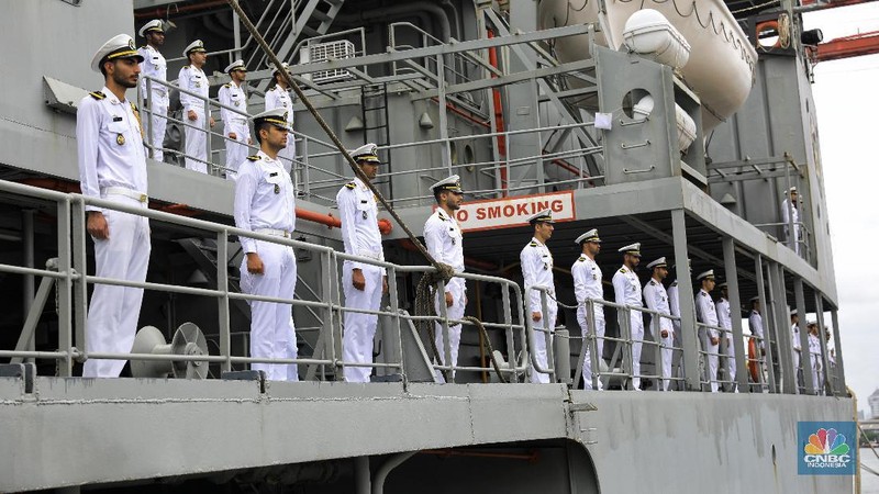 Kunjungan kapal tersebut dalam rangka menyambut 70 tahun hubungan diplomatik Iran-Indonesia selain itu juga mempunyai misi kemanusiaan dan pendidikan.