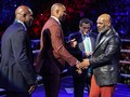 Mike Tyson Dorong Fan di Duel Wilder vs Tyson Fury