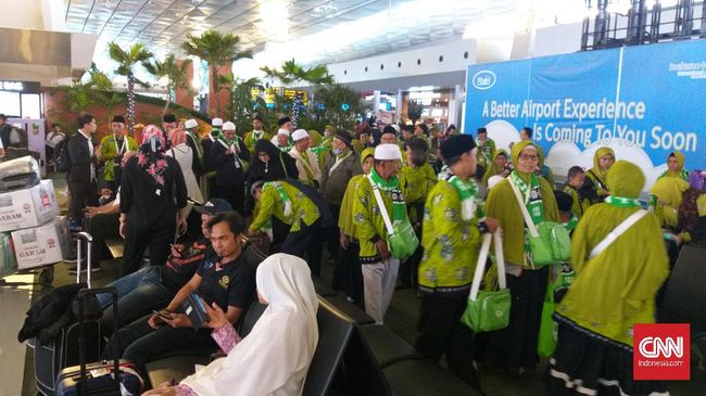 DPR Minta Visa Jemaah yang Gagal Umrah Digratiskan