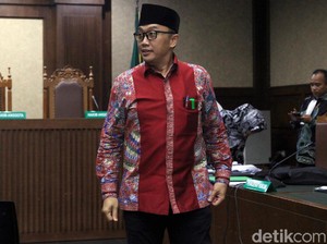 Bebas Bersyarat, Imam Nahrawi Jalani Wajib Lapor hingga 2027