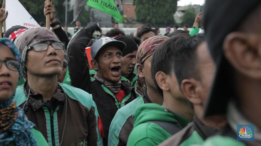 Mereka berasal dari komunitas driver yang ada di Jakarta dan sekitarnya.