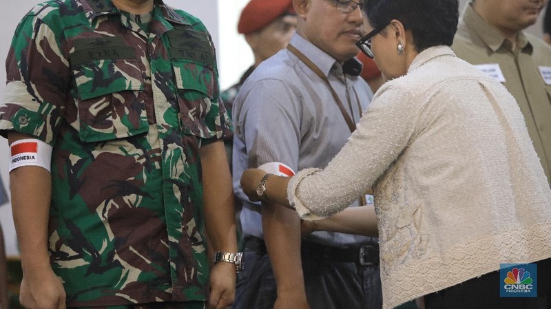 Pemerintah memberangkatakan tim evakuasi untuk memulangkan 68 Warga Negara Indonesia (WNI) dari total 70 WNI yang berada di kapal pesiar Diamond Princess.