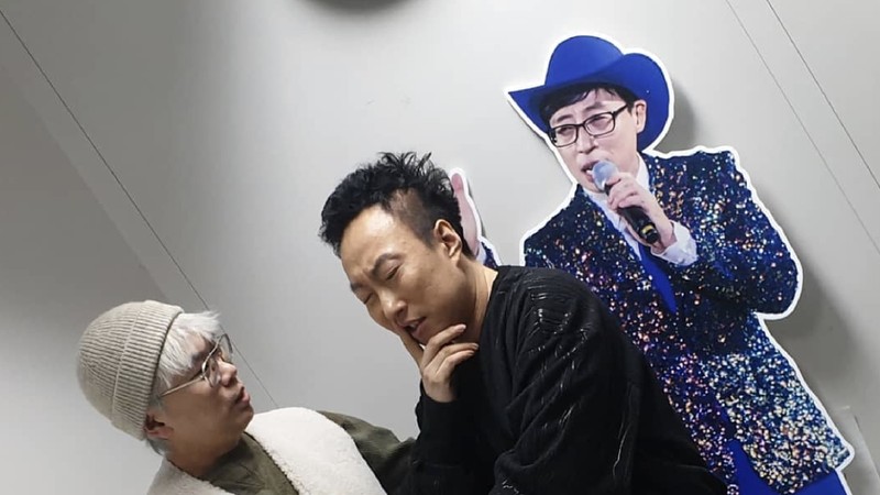 Corona menggila di Korsel. Tak ingin tinggal diam, para selebriti Korea pun turut memberikan sumbangan untuk membantu melawan COVID-19 di seluruh negara.