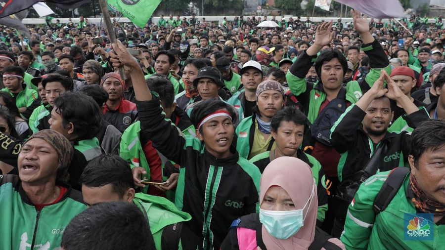 Demo Gojek di Depan DPR (CNBC Indonesia/Tri Susilo)