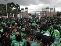 Tok! Mulai Senin Depan, Tarif Ojek Online Naik Rp 250/km