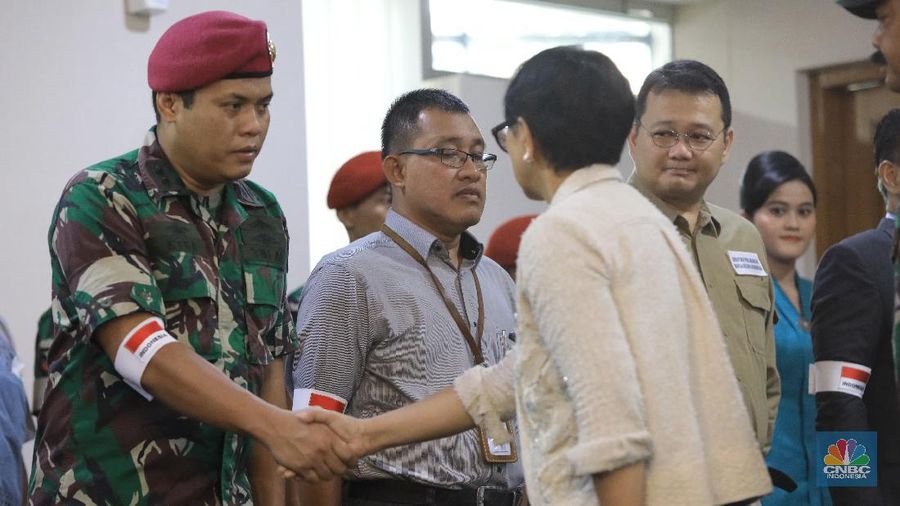 Pemerintah memberangkatakan tim evakuasi untuk memulangkan 68 Warga Negara Indonesia (WNI) dari total 70 WNI yang berada di kapal pesiar Diamond Princess.