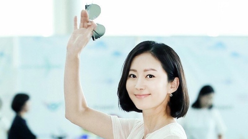 Corona menggila di Korsel. Tak ingin tinggal diam, para selebriti Korea pun turut memberikan sumbangan untuk membantu melawan COVID-19 di seluruh negara.