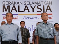 Cinta & Benci Mahathir dengan PM Malaysia Muhyiddin Yasin