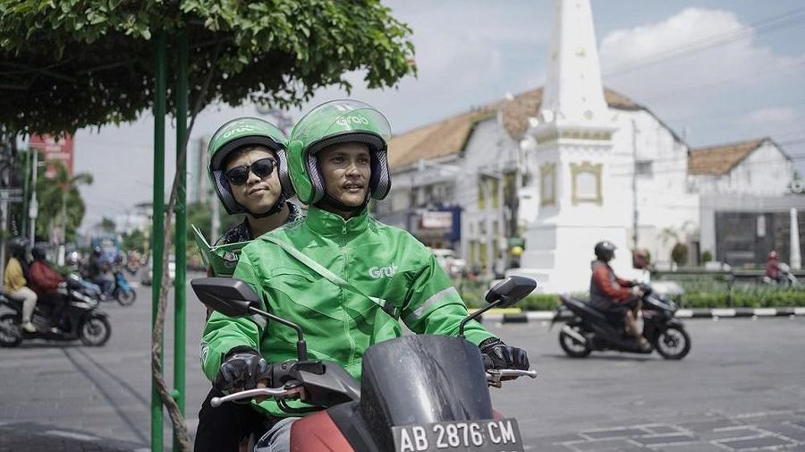Grab Indonesia membina 100 mitra pengemudi terbaik untuk menjadi pemandu wisata di Yogyakarta.