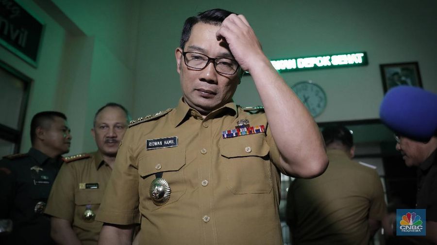 Gubernur Jawa Barat Ridwan Kamil menyampaikan dua pimpinan daerah diwilayahnya positif terinfeksi corona virus atau Covid-19