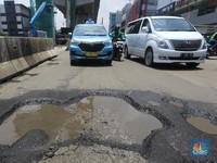 Simak! Fakta-fakta Banyak Jalan 'Neraka' di Indonesia