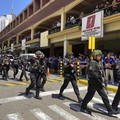Teror di Filipina, Pria Bersenjata Api Sandera Mall Manila