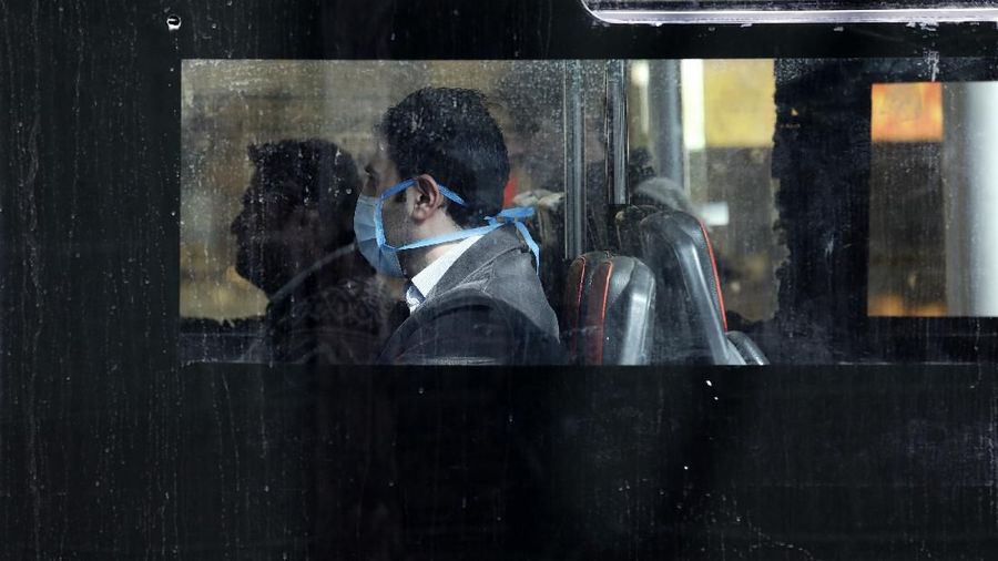 Iran meningkatkan jumlah kematian menjadi 54 dari coronavirus baru, berikut rangkuman berita fotonya.