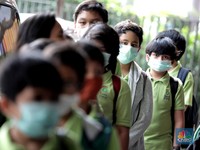 Tak Ingin Kayak Prancis, Alasan RI Ogah Ngotot Buka Sekolah