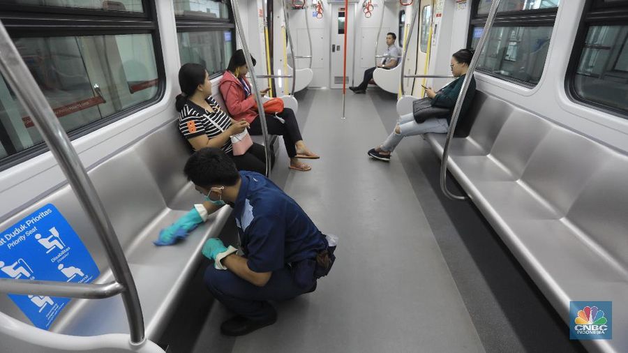 Pencegahan dilakukan di setiap sudut sarana dan prasarana LRT Jakarta.