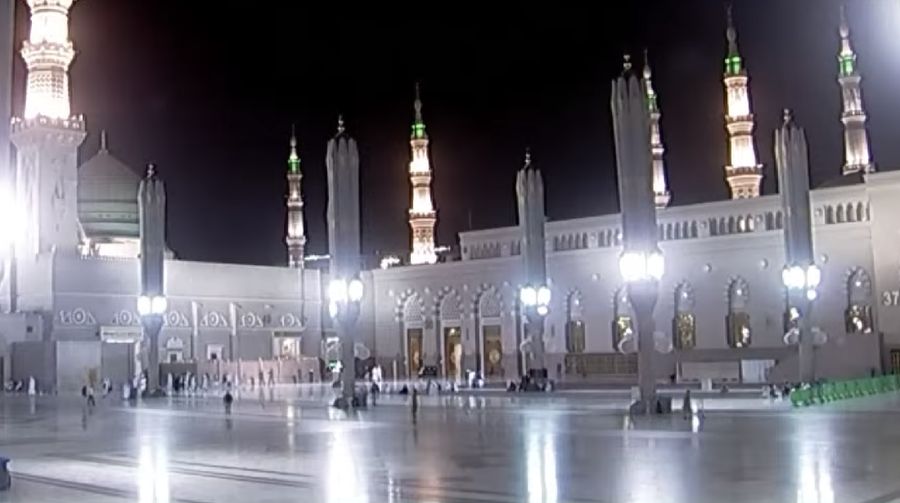 Mekkah, Arab Saudi, kini sepi pengunjung karena penyebaran virus corona. Berikut rangkuman berita fotonya.