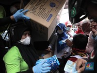 Intip Warga Depok Berburu Masker Murah