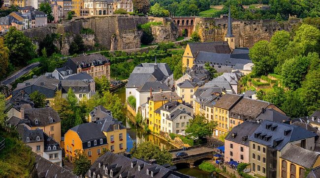 sebutkan aturan yang ada di tempat wisata 12 Alasan Melancong ke Luxembourg