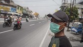 Akibat erupsi pada 3 Maret 2020, warga diimbau tidak melakukan aktivitas apapun dalam radius 3 kilometer Gunung Merapi. (ANTARA FOTO/Mohammad Ayudha)