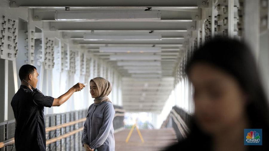 Corona Merajalela: 101.800 Orang Positif, 4 dari Indonesia