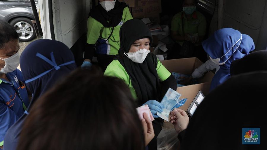 Masker makin langka dan mahal. Warga berburu masker murah di Depok. Berikut rangkuman berita fotonya.