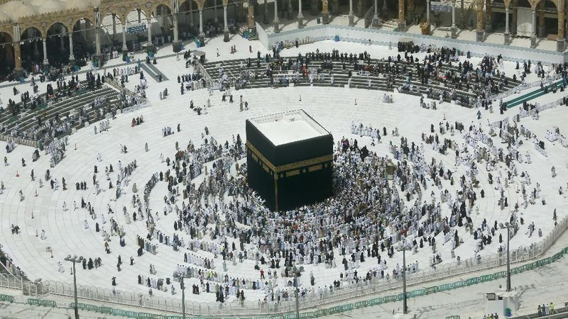 Mekkah, Arab Saudi, kini sepi pengunjung karena penyebaran virus corona. Berikut rangkuman berita fotonya.