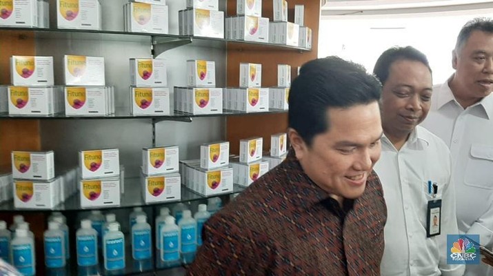 Menteri BUMN Erick Thohir memastikan stok obat-obatan terkait upaya penyembuhan pasien corona ada di dalam negeri.