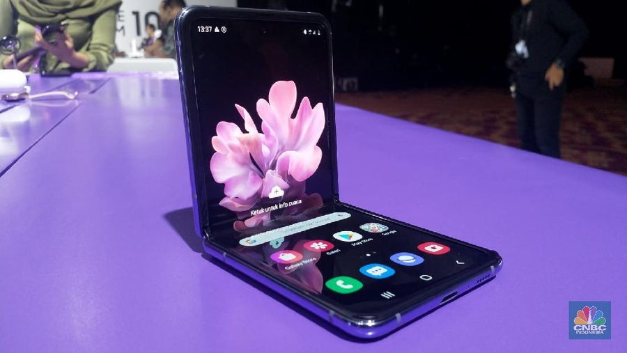 Samsung GALAXY Z FLIP. (CNBC Indonesia/Arif Budiansyah)