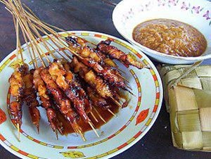 Sate Ambal Khas Kebumen, Gurihnya Daging Ayam dan Saus Tempe Bikin Nagih
