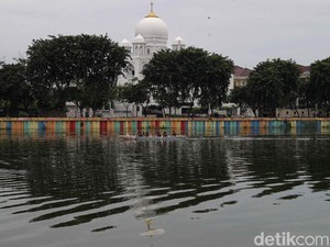 Heboh WN Aljazair Berendam di Danau Sunter Ngakunya Ritual, Kini Dievakuasi