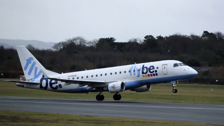 Maskapai penerbangan terbesar di Inggris, Flybe, jatuh bangkrut akibat corona.