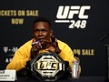 Israel Adesanya Soal Pertarungan Aneh: Lihat Kaki Romero