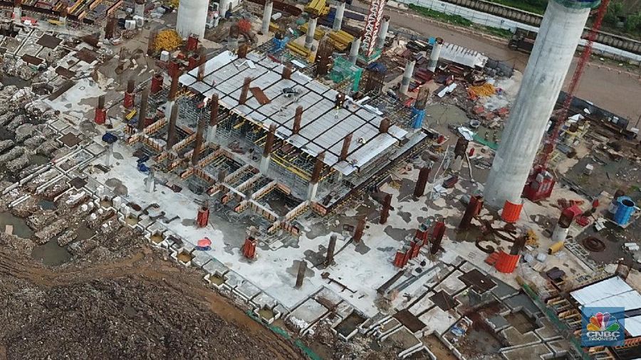 Melihat proyek pembangunan Jakarta International Stadium (JIS) atau Stadion Bersih, Manusiawi, dan Wibawa (BMW) di kawasan Papanggo, Tanjung Priok.