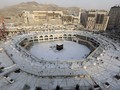 Saudi Larang Warga Mekah dan Madinah Bepergian 24 Jam