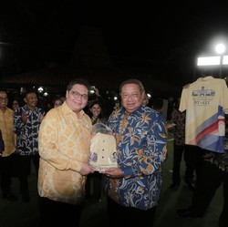 Pertemuan Golkar-PD Bahas 2024? Airlangga: Jauh Amat